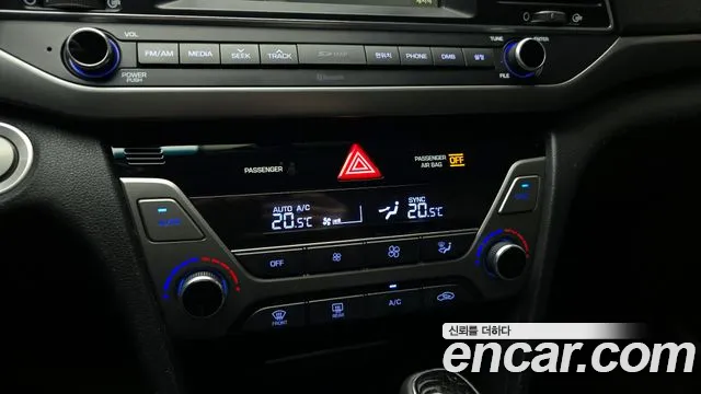 Hyundai AVANTE 2017 — фото 17