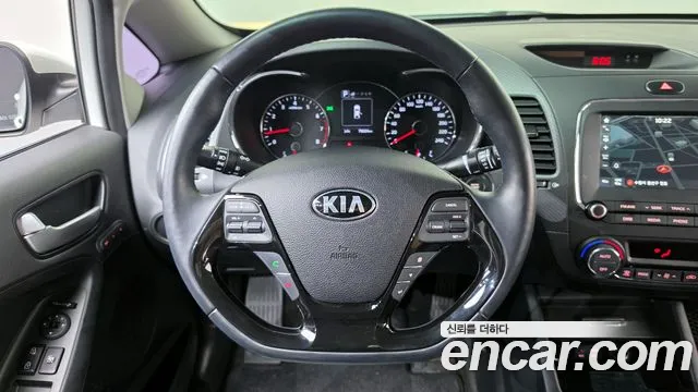 Kia K3 2016 — фото 14