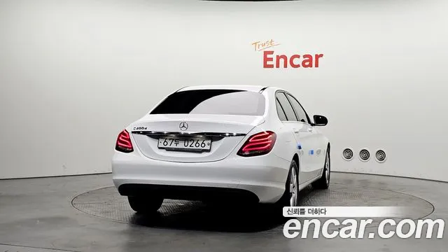 Mercedes-Benz C-Class 2017 — фото 4
