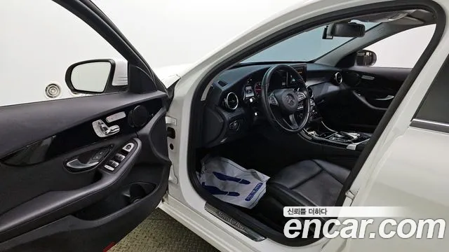 Mercedes-Benz C-Class 2017 — фото 10