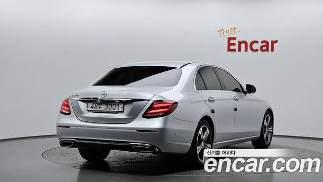 Mercedes-Benz E-Class 2017 — фото 1