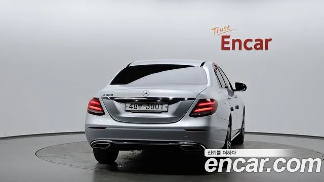 Mercedes-Benz E-Class 2017 — фото 3