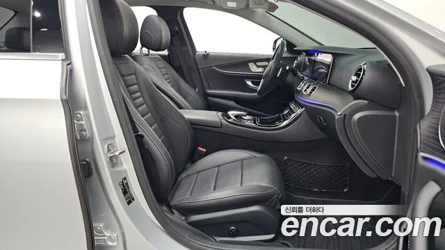 Mercedes-Benz E-Class 2017 — фото 10