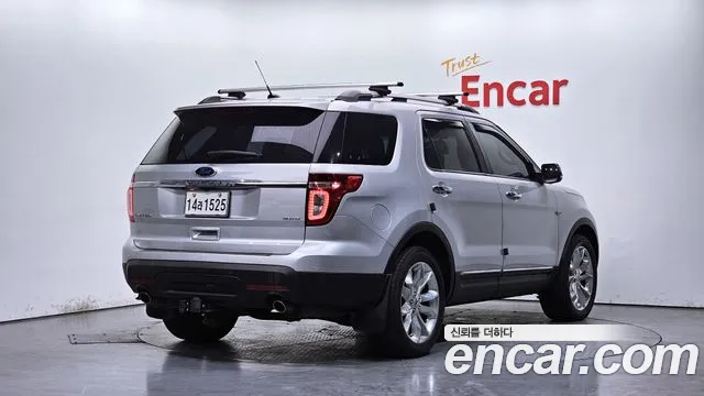 Ford Explorer 2011 — фото 2