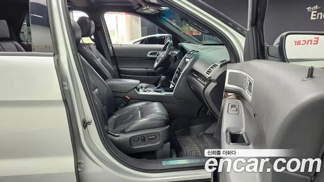 Ford Explorer 2011 — фото 11