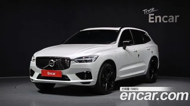 Volvo XC60 2021 — фото 1