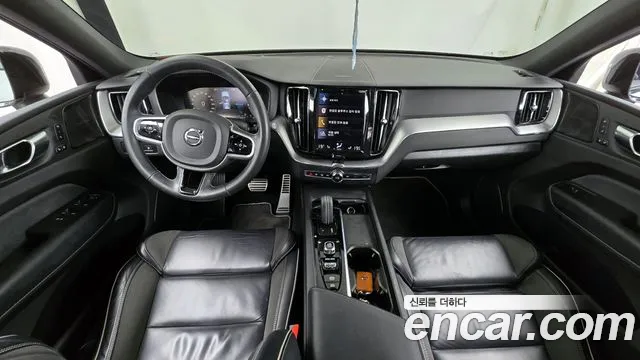 Volvo XC60 2021 — фото 7
