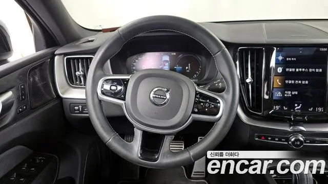 Volvo XC60 2021 — фото 13
