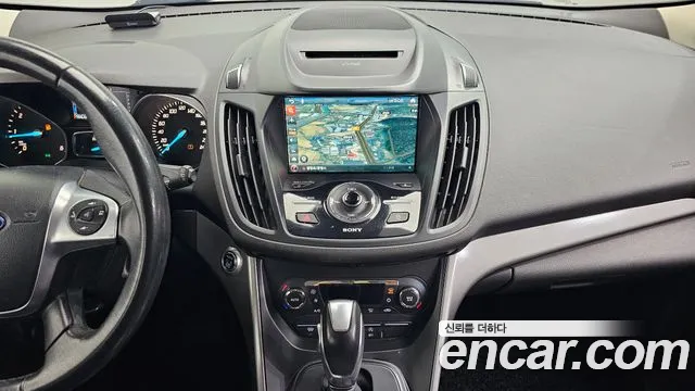 Ford Kuga 2016 — фото 15