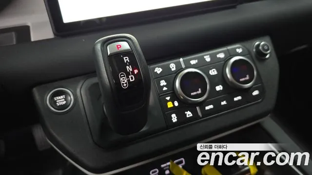 Land Rover Defender 2020 — фото 9