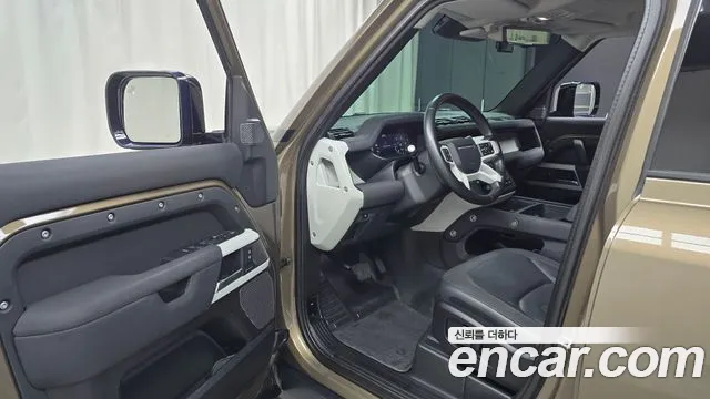Land Rover Defender 2020 — фото 10