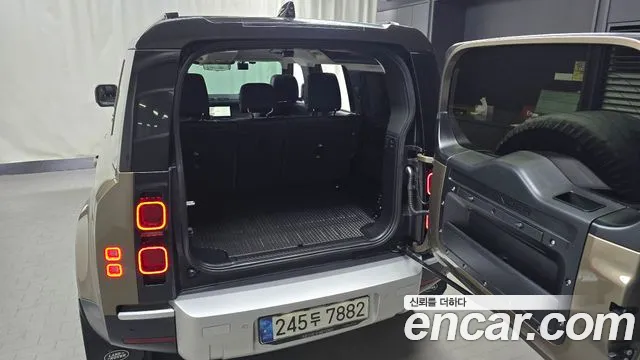 Land Rover Defender 2020 — фото 20