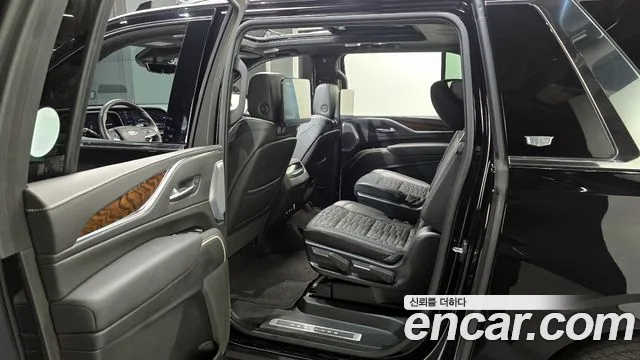 Cadillac Escalade 2023 — фото 11
