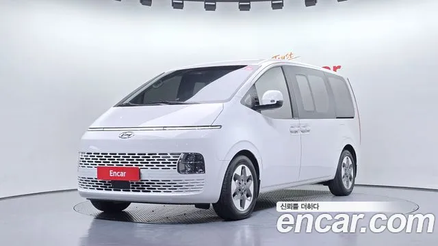 Hyundai Staria 2023 — фото 1