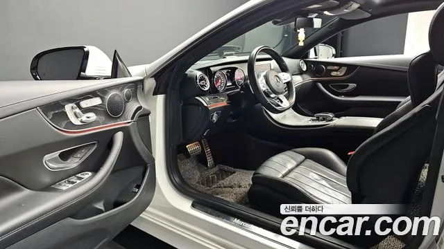 Mercedes-Benz E-Class 2019 — фото 12