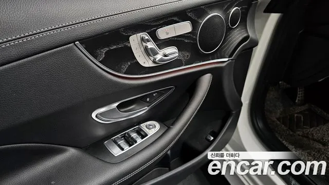 Mercedes-Benz E-Class 2019 — фото 13