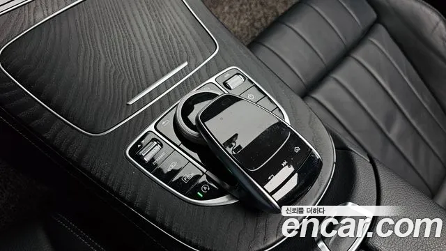 Mercedes-Benz E-Class 2019 — фото 19