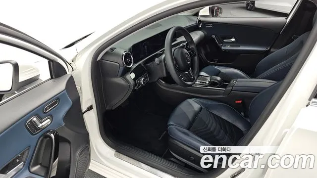 Mercedes-Benz A-Class 2019 — фото 11