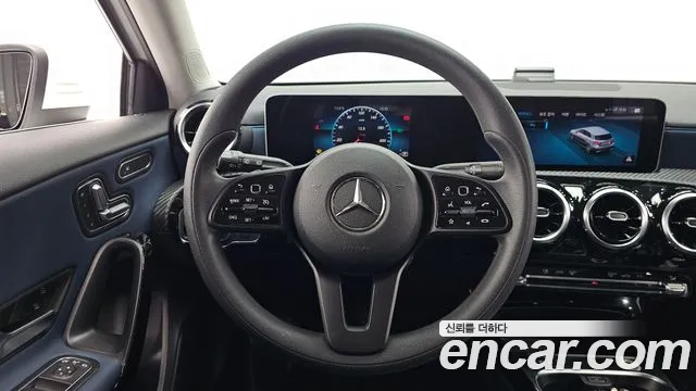 Mercedes-Benz A-Class 2019 — фото 13