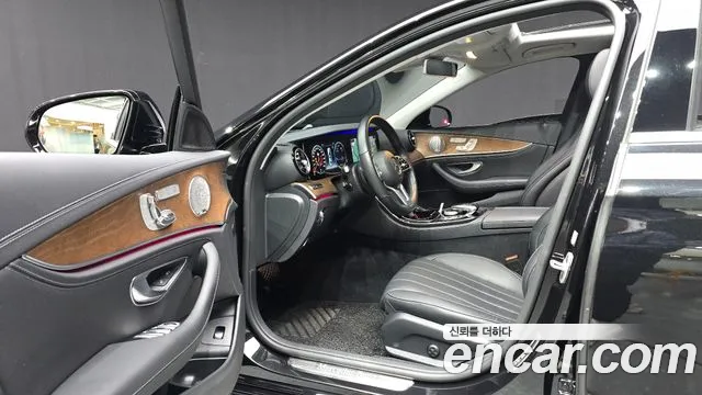 Mercedes-Benz E-Class 2020 — фото 10