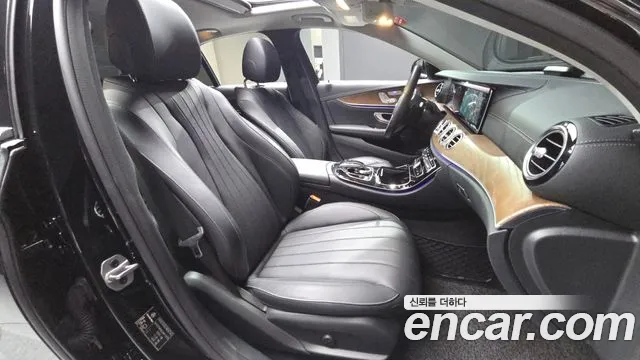 Mercedes-Benz E-Class 2020 — фото 11