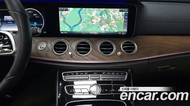 Mercedes-Benz E-Class 2020 — фото 14