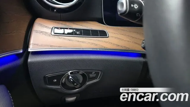 Mercedes-Benz E-Class 2020 — фото 18