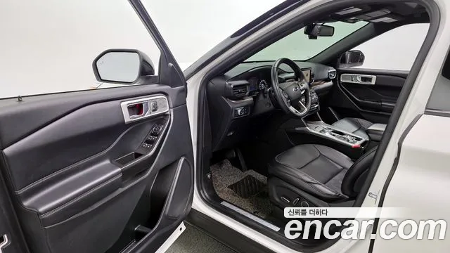 Ford Explorer 2020 — фото 10
