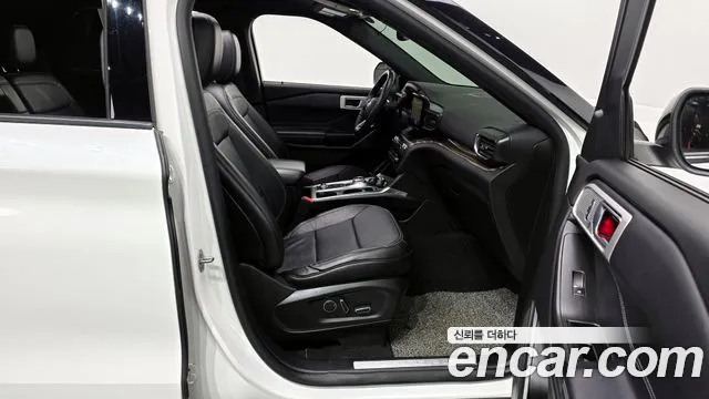 Ford Explorer 2020 — фото 11