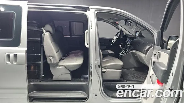 Hyundai Starex 2016 — фото 11