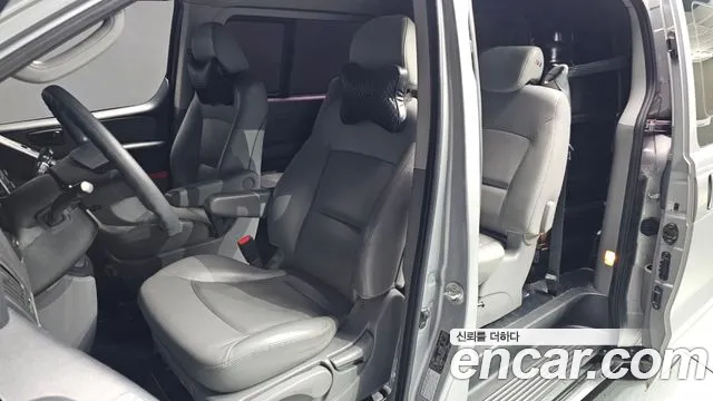 Hyundai Starex 2016 — фото 12