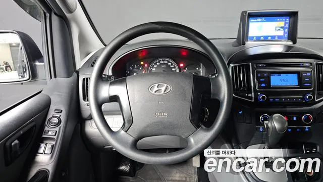 Hyundai Starex 2016 — фото 13