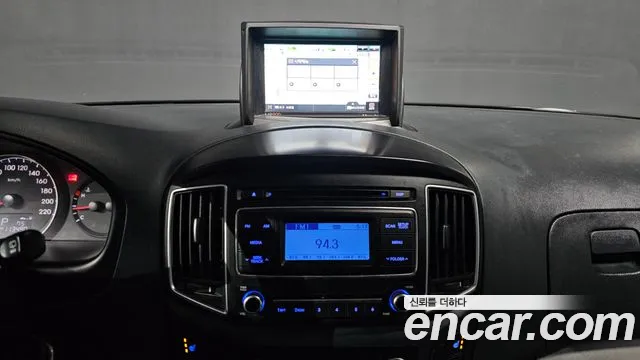 Hyundai Starex 2016 — фото 14