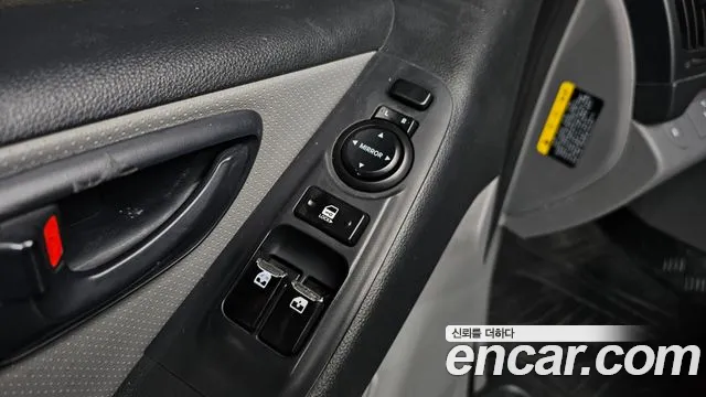 Hyundai Starex 2016 — фото 16
