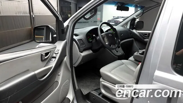 Hyundai Starex 2014 — фото 10