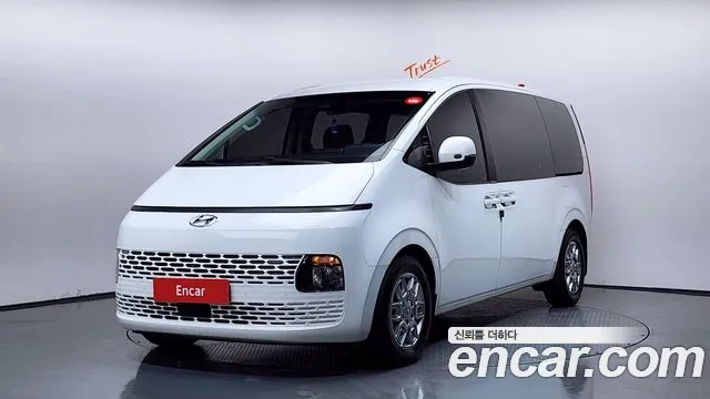 Hyundai Staria 2023 — фото 3
