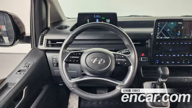 Hyundai Staria 2023 — фото 13