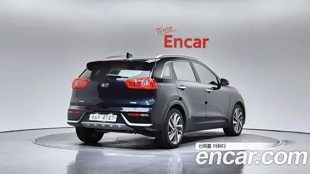 Kia Niro 2018 — фото 2