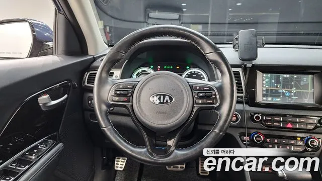 Kia Niro 2018 — фото 14