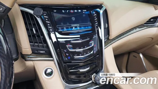 Cadillac Escalade 2019 — фото 15
