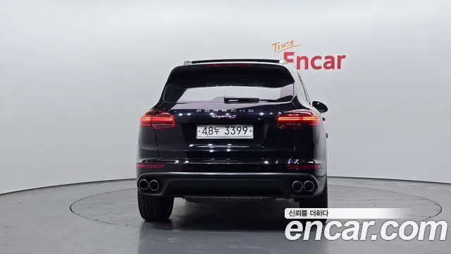 Porsche Cayenne 2015 — фото 4