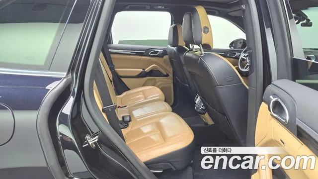 Porsche Cayenne 2015 — фото 12