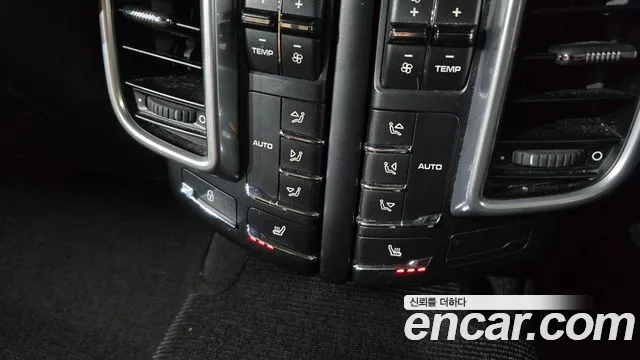 Porsche Cayenne 2015 — фото 18