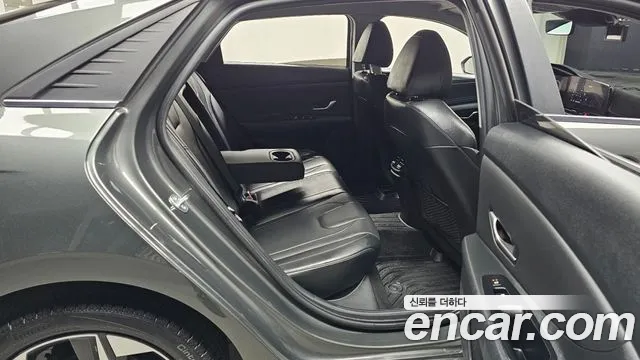 Hyundai AVANTE 2023 — фото 12