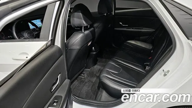 Hyundai AVANTE 2021 — фото 11