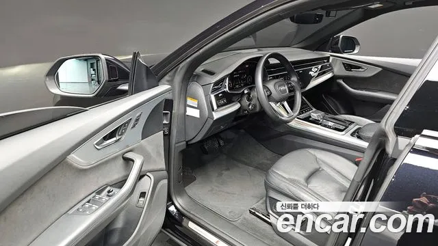 Audi Q8 2021 — фото 12