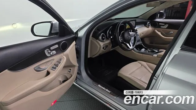 Mercedes-Benz C-Class 2019 — фото 11