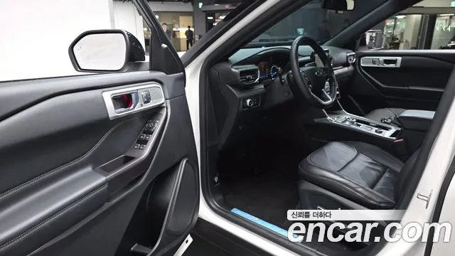 Ford Explorer 2020 — фото 10