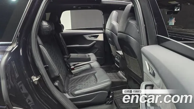 Audi Q7 2021 — фото 12