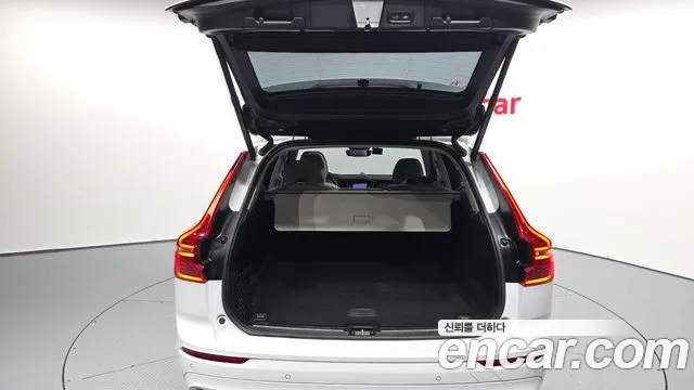 Volvo XC60 2022 — фото 20